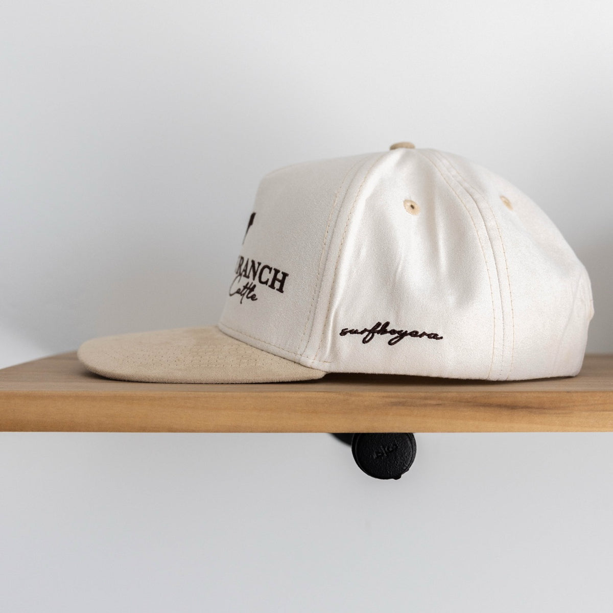 American Cattleman off white